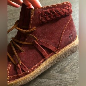 NEW WITH TAG - BORN booties / shoes - extremely comfortable and breathable.